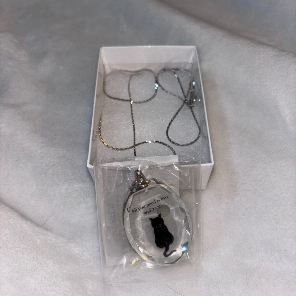 Source Unknown Silver Cat Pendant Necklace
